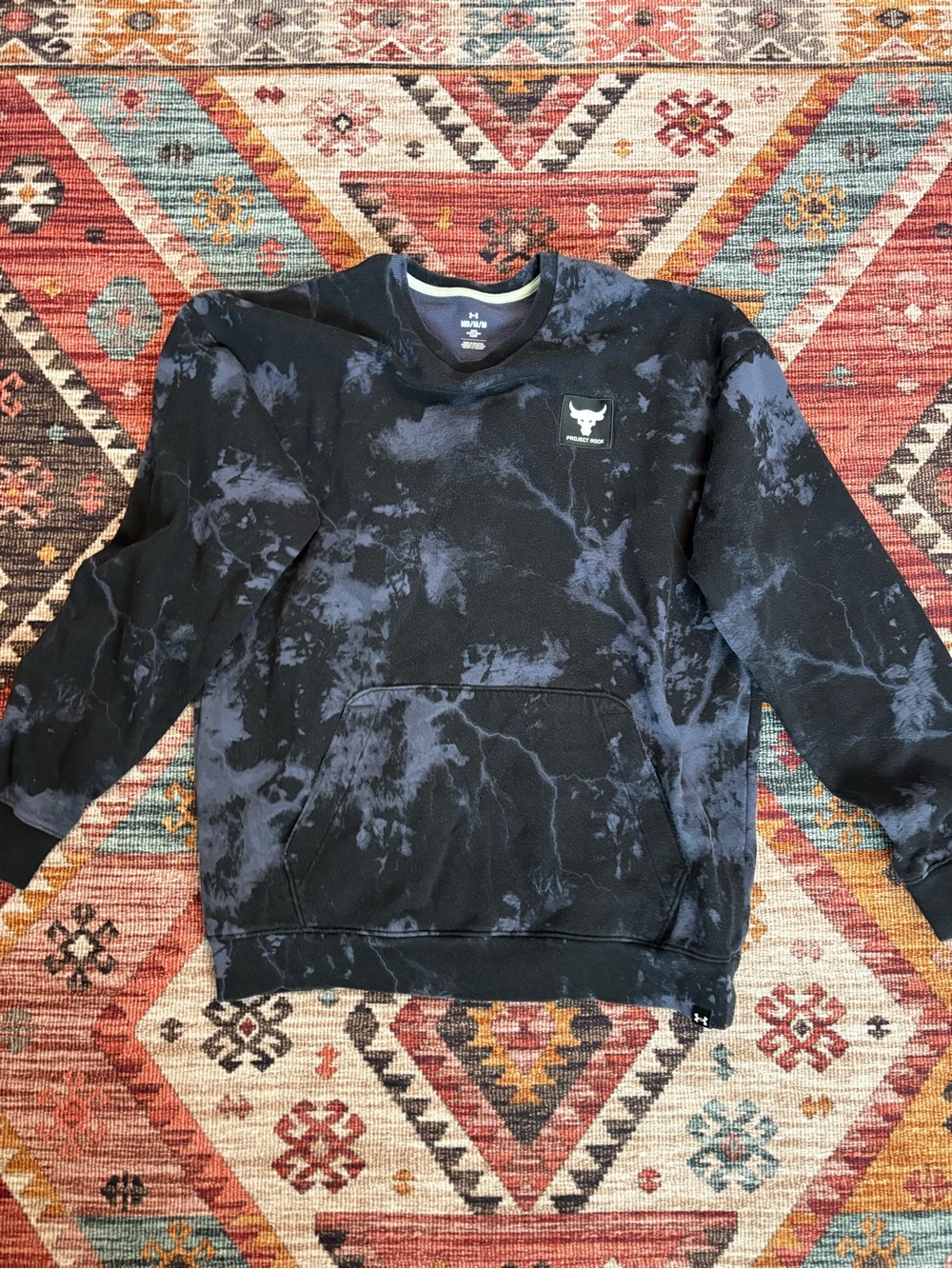 Men’s medium under armour project rock crew neck